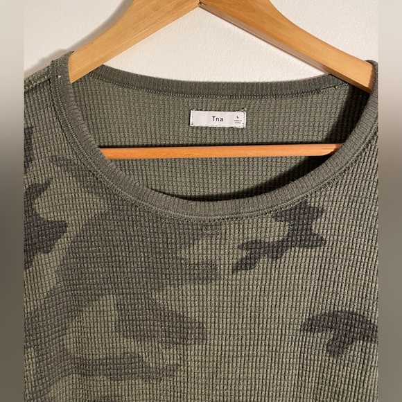 2 tna long sleeves - Picture 1 of 7